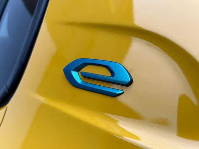 Peugeot E-208 100kW Allure Premium + 50kWh 5dr Auto Yellow